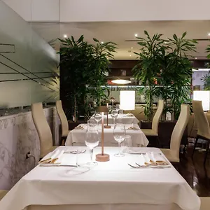 4* Отель Western Universo